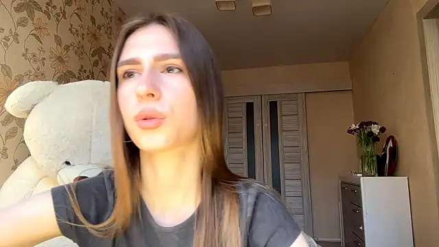 ElsieKuhlmann online show from 03/09/26, 02:09