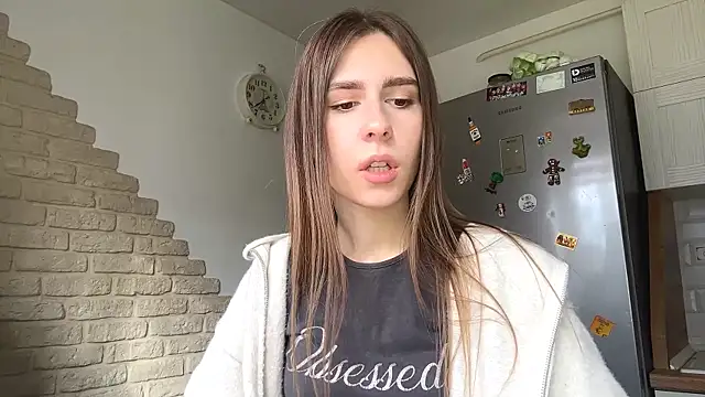 ElsieKuhlmann online show from 04/07/26, 02:08