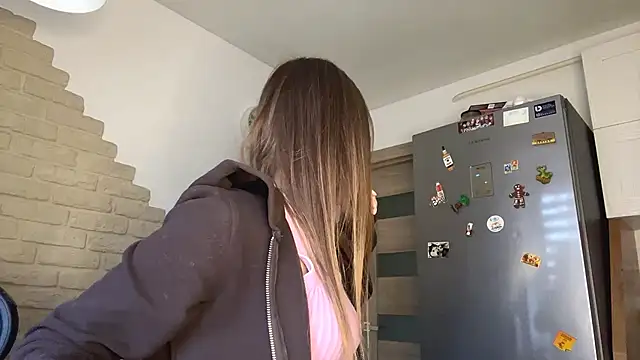 ElsieKuhlmann online show from 03/15/26, 05:36