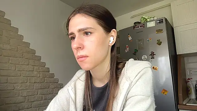 ElsieKuhlmann online show from 04/11/26, 07:45