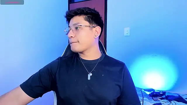 Theo Rowan online show from 02/10/26, 06:18