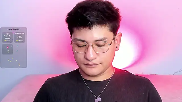 Theo Rowan online show from 02/11/26, 07:36