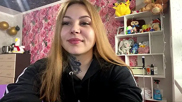 Snapshot of TraciBallena chatting on 02/11/26, 09:09 TraciBallena online show from 02/11/26, 09:09