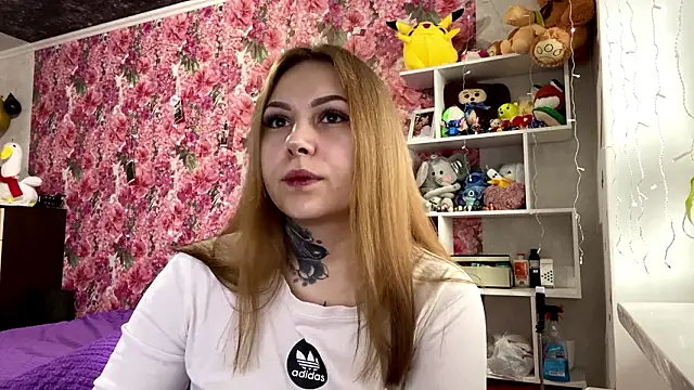 Snapshot of TraciBallena chatting on 02/09/26, 07:06 TraciBallena online show from 02/09/26, 07:06