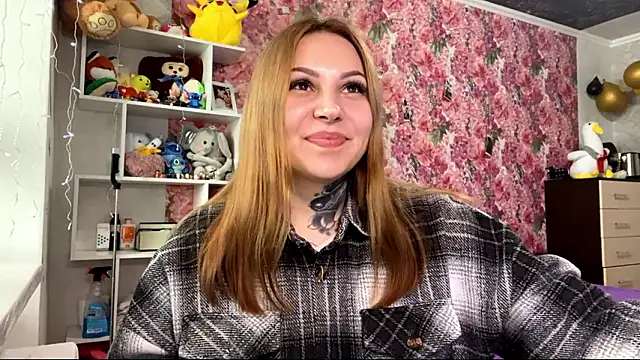 Snapshot of TraciBallena chatting on 02/04/26, 12:00 TraciBallena online show from 02/04/26, 12:00