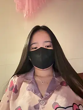 Gwen879 online show from 03/18/26, 12:03