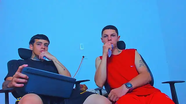 Thomas-Wil online show from 05/03/26, 02:38