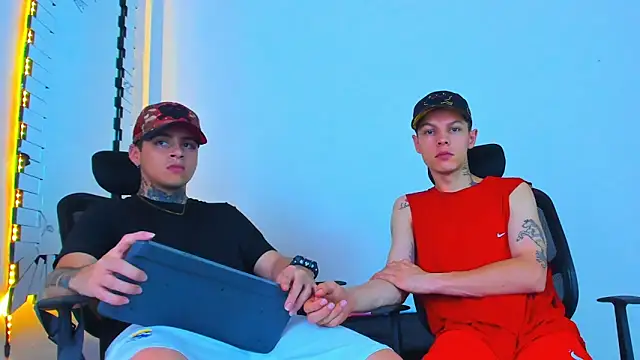 Thomas-Wil online show from 02/12/26, 02:55