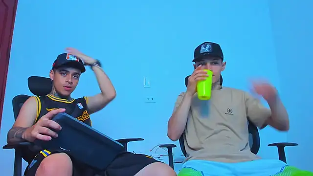 Thomas-Wil online show from 03/22/26, 04:08