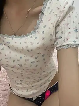 Snapshot of Linhtruong__ chatting on 05/05/26, 07:06 Linhtruong online show from 05/05/26, 07:06