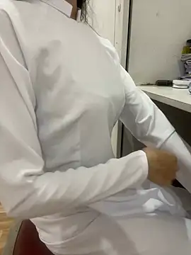 Linhtruong   online show from 03/01/26, 02:28