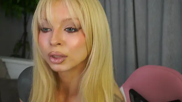 LanaReals online show from 03/22/26, 06:48