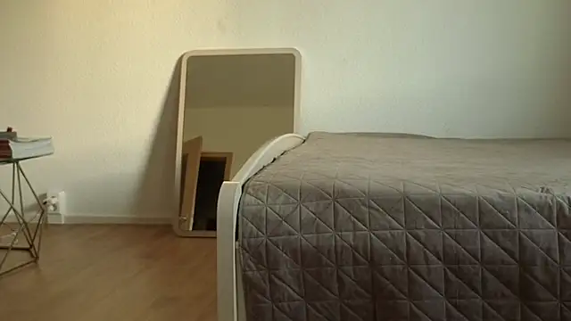 Snapshot of Satin_Sin chatting on 05/27/26, 06:04 Satin Sin online show from 05/27/26, 06:04