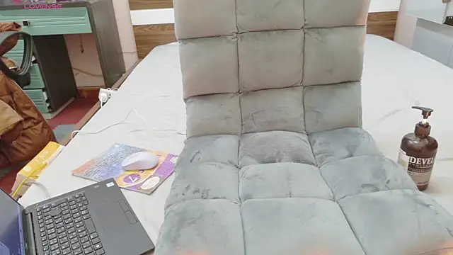 Bee bee1 online show from 02/01/26, 03:16