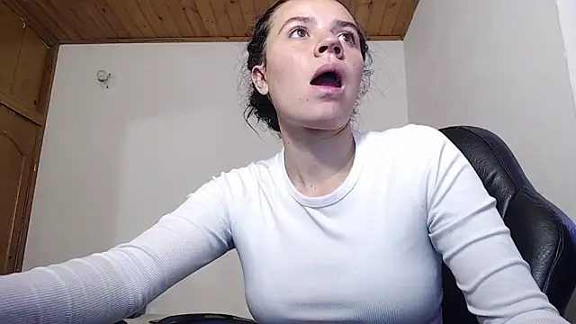 Shanel Lozano online show from 05/25/26, 04:17