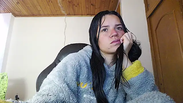 Shanel Lozano online show from 04/15/26, 06:01