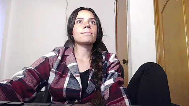 Shanel Lozano online show from 04/14/26, 10:26