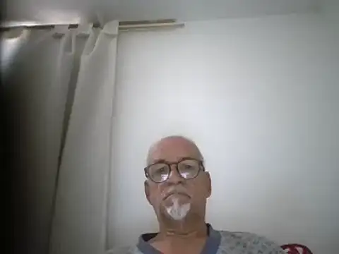 Snapshot of Patyman chatting on 04/30/26, 04:14 Patyman online show from 04/30/26, 04:14