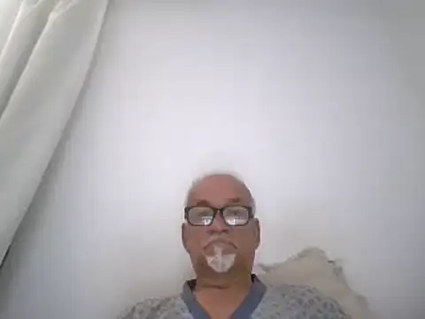 Snapshot of Patyman chatting on 05/03/26, 02:20 Patyman online show from 05/03/26, 02:20