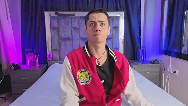 LeoMonnroe online show from 02/09/26, 07:23