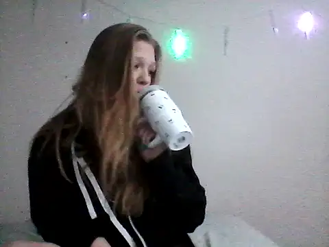 tinytiff33 online show from 01/10/26, 01:23