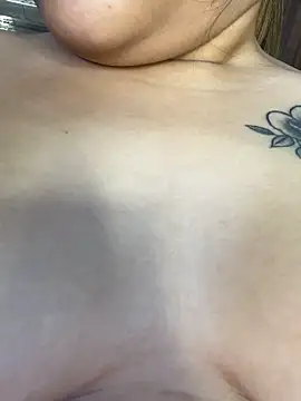 HotNeha08 online show from 04/05/26, 03:46