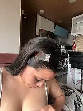 Veronica Wins  online show from 04/14/26, 09:53