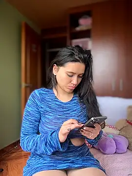Snapshot of Veronica_Wins_ chatting on 06/25/26, 02:11 Veronica Wins online show from 06/25/26, 02:11