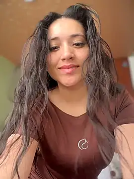 Snapshot of Veronica_Wins_ chatting on 07/01/26, 02:39 Veronica Wins online show from 07/01/26, 02:39