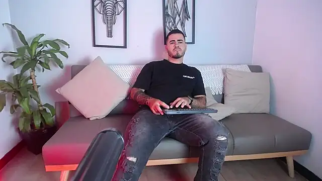 Aronhilton online show from 01/14/26, 07:17