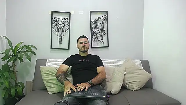 Aronhilton online show from 01/13/26, 07:40