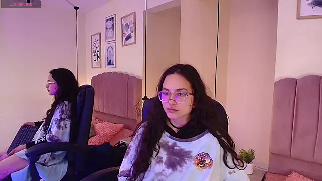 Hanabie  online show from 02/06/26, 03:24