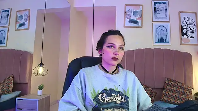 Hanabie  online show from 04/21/26, 03:13