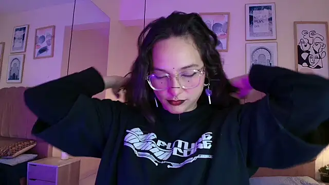 Hanabie  online show from 04/22/26, 03:13