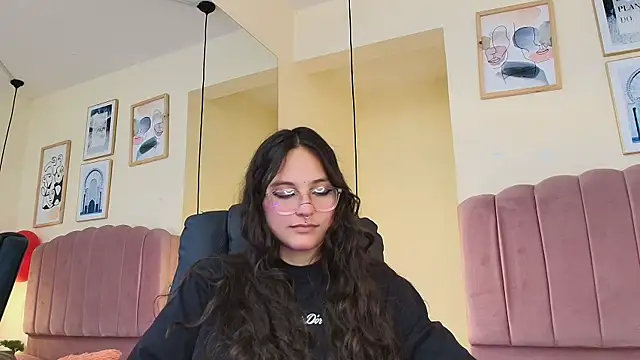 Hanabie  online show from 02/22/26, 03:20