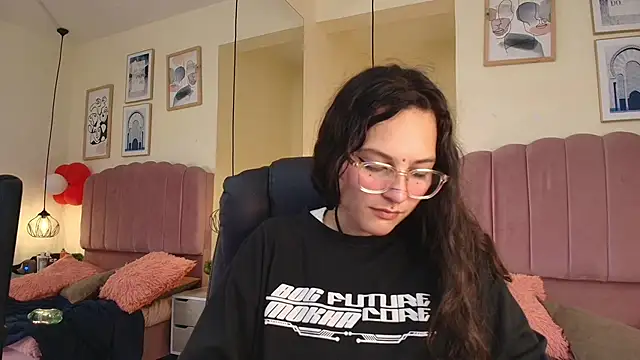 Hanabie  online show from 02/25/26, 03:18