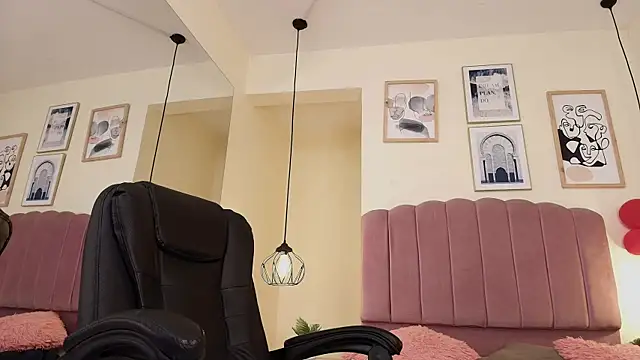 Hanabie  online show from 04/14/26, 03:11