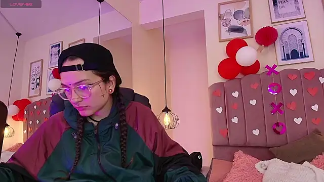 Hanabie  online show from 02/17/26, 03:15