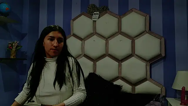 yvi taylor online show from 04/24/26, 02:19