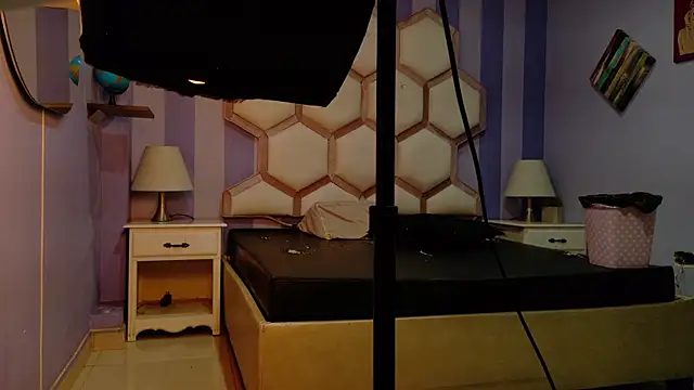 yvi taylor online show from 04/16/26, 12:06