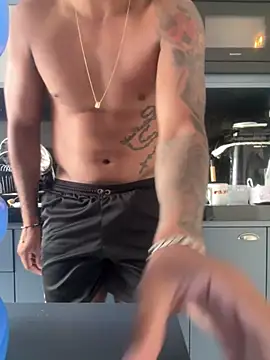 Snapshot of Gustavo17model chatting on 01/19/26, 04:11 Gustavo17model online show from 01/19/26, 04:11