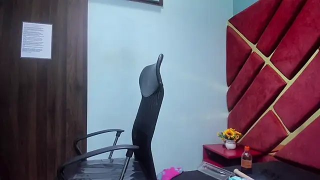 Snapshot of MiaRouss69 chatting on 02/22/26, 05:10 MiaRouss69 online show from 02/22/26, 05:10