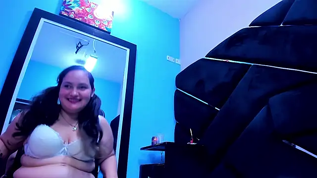 MiaRouss69 online show from 05/05/26, 02:58