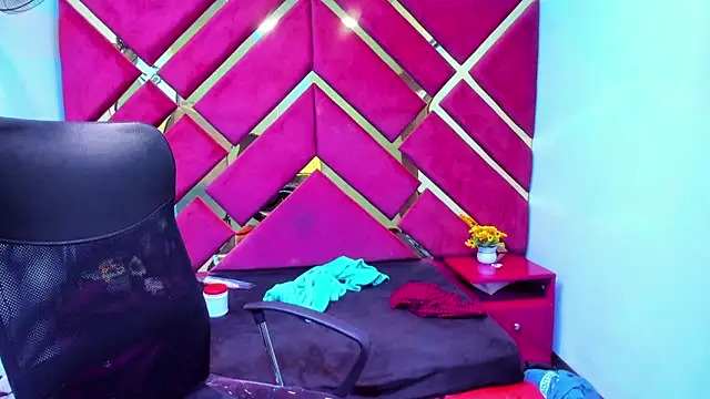 Snapshot of MiaRouss69 chatting on 02/13/26, 05:40 MiaRouss69 online show from 02/13/26, 05:40