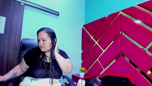 MiaRouss69 online show from 03/12/26, 03:23