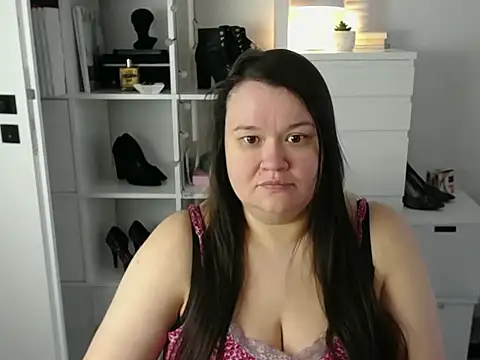 HollyDanceSoul online show from 04/14/26, 06:18