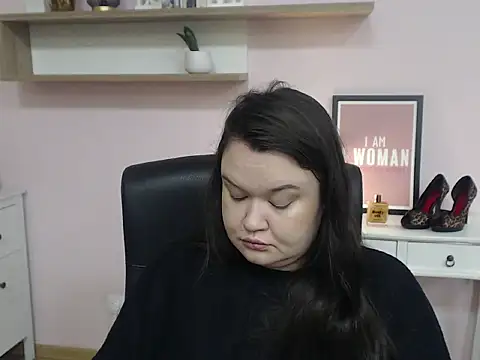 HollyDanceSoul online show from 02/12/26, 05:40