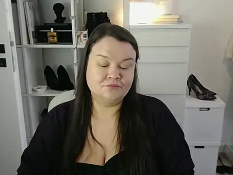 HollyDanceSoul online show from 03/18/26, 07:33