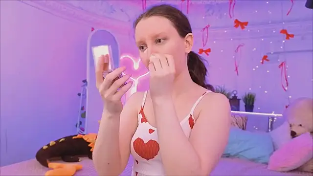 Snapshot of SunshineBlaze chatting on 02/26/26, 01:22 SunshineBlaze online show from 02/26/26, 01:22