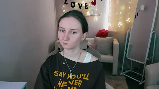 Snapshot of SunshineBlaze chatting on 02/15/26, 07:51 SunshineBlaze online show from 02/15/26, 07:51